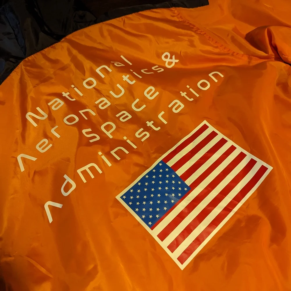 NASA orange and black windbreaker - Picture 5 of 7